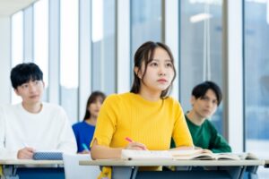 授業を受ける学生